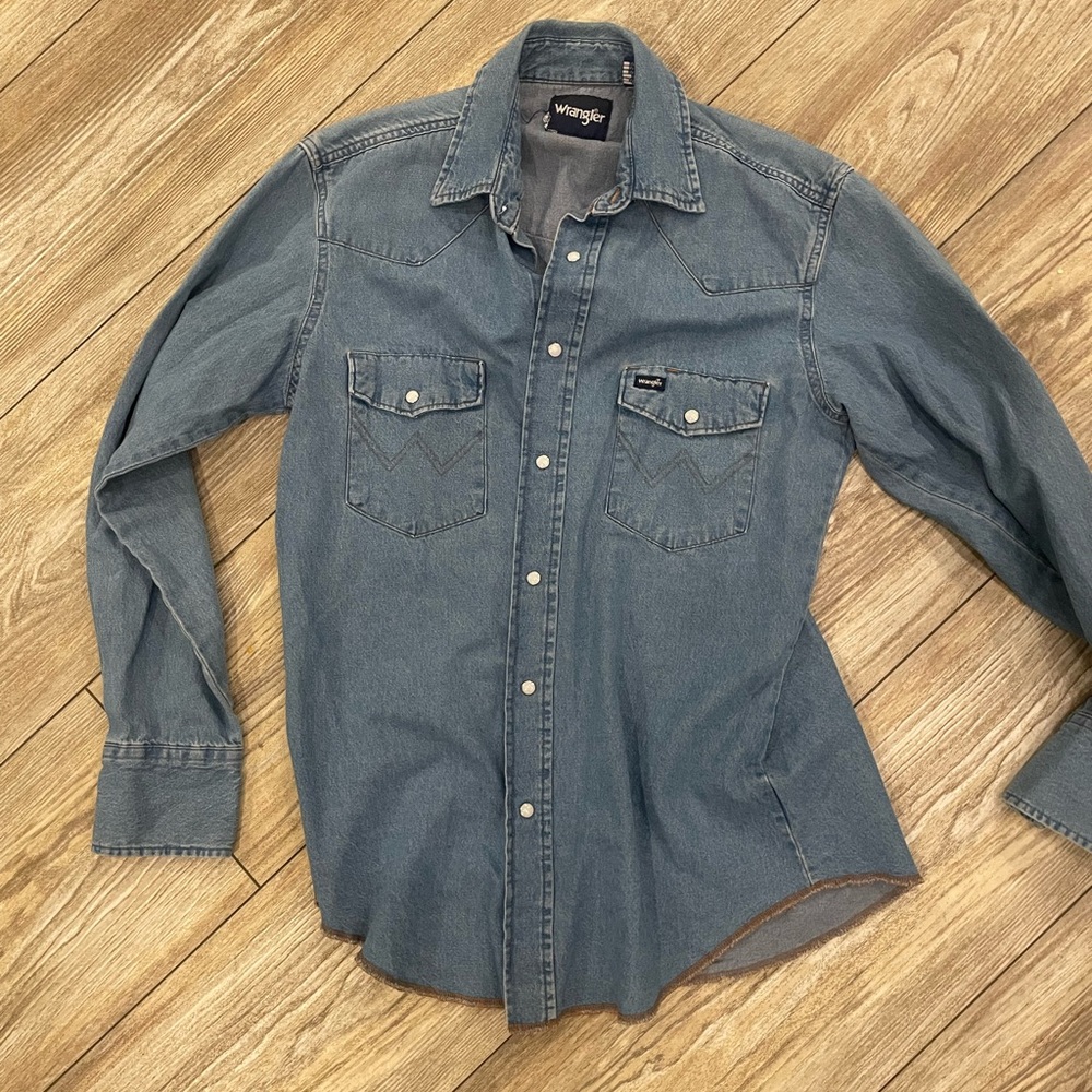 Vintage Wrangler Men's denim pearl snap